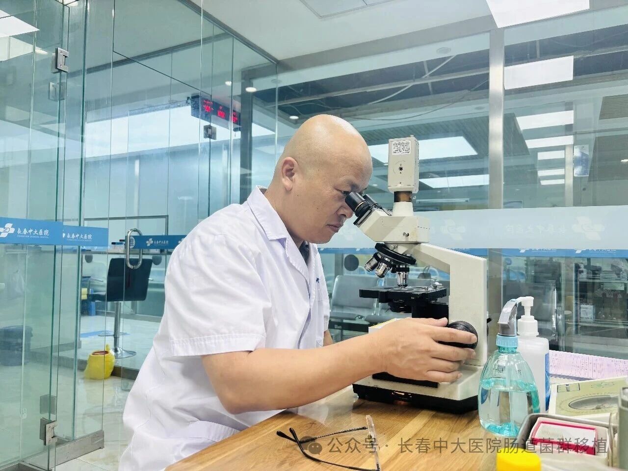乌兰察布市|高朋磊医师：左手男科临床，右手肠道菌群移植深入研究
